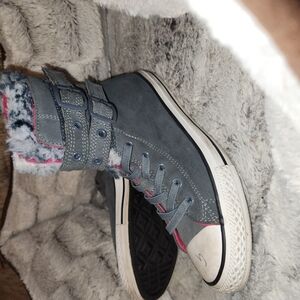 Gray High-Top Sneakers with Fleece Lining